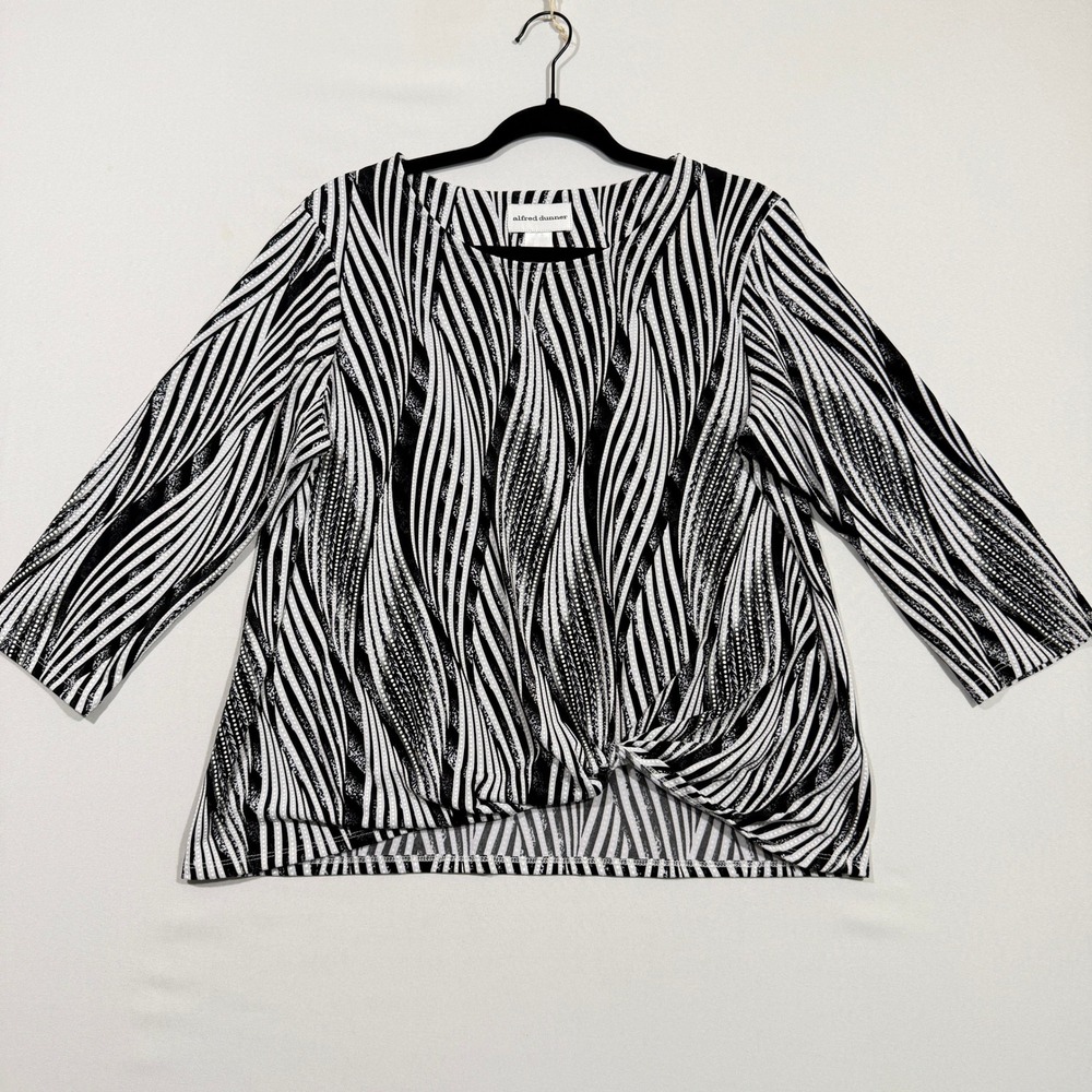 Alfred Dunner Abstract Wave Twist Front Top Womens S Black White Long Sleeve